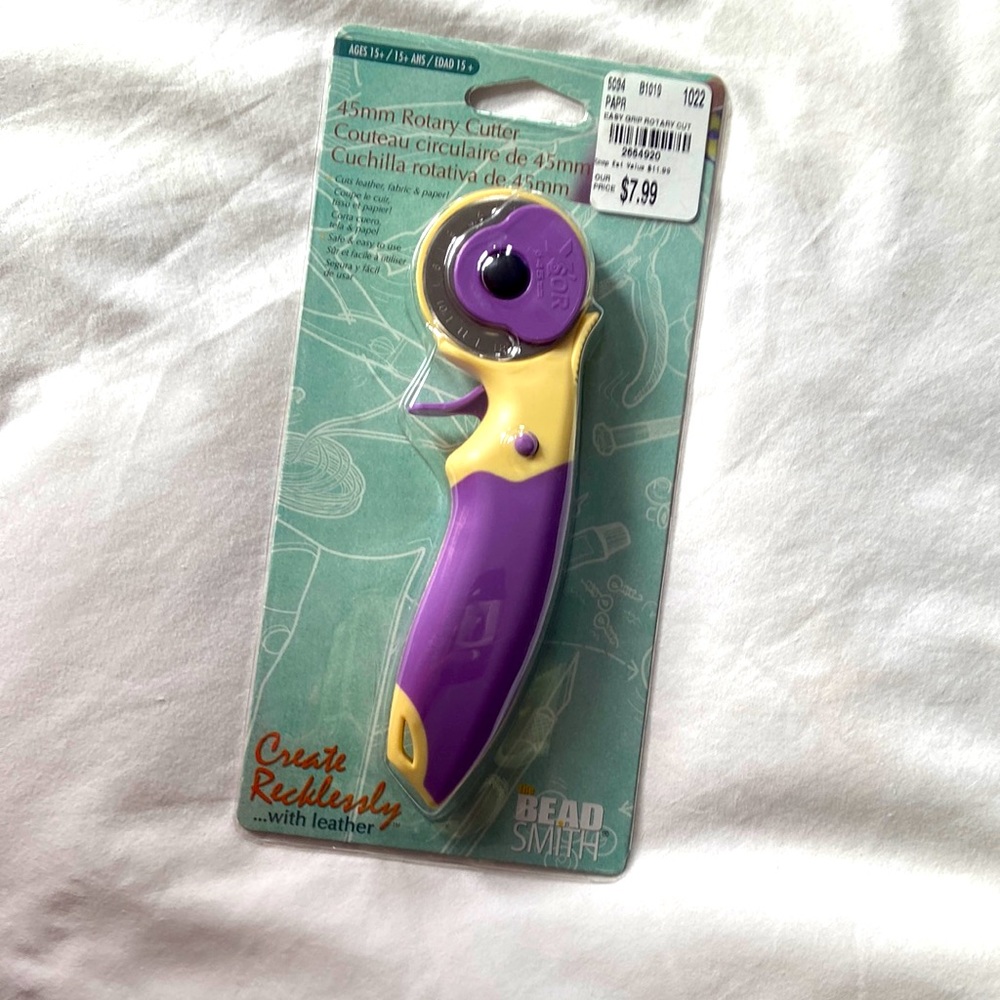 45MM ROTARY CUTTER BY THE BEAD SMITH BRAND NEW, UNUSED IN ORIGINAL PACKAGING!
